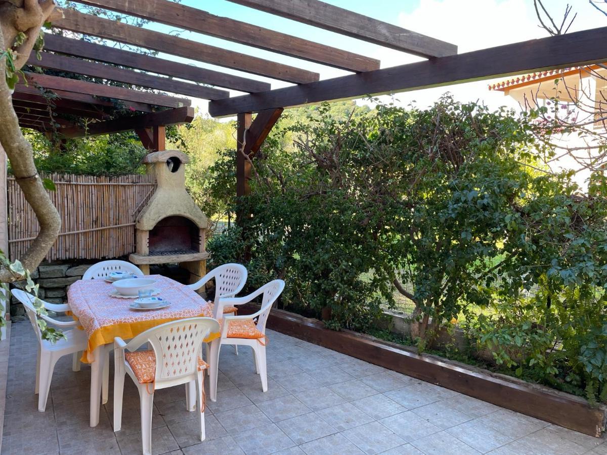 Casa Delle Farfalle Chia Eksteriør bilde